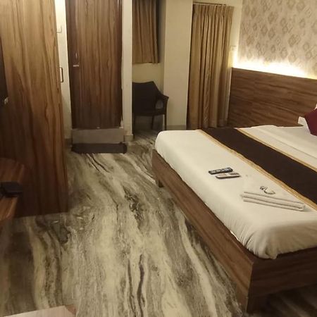 Hotel Raj Meridian, Tambaram Chennai Exterior photo