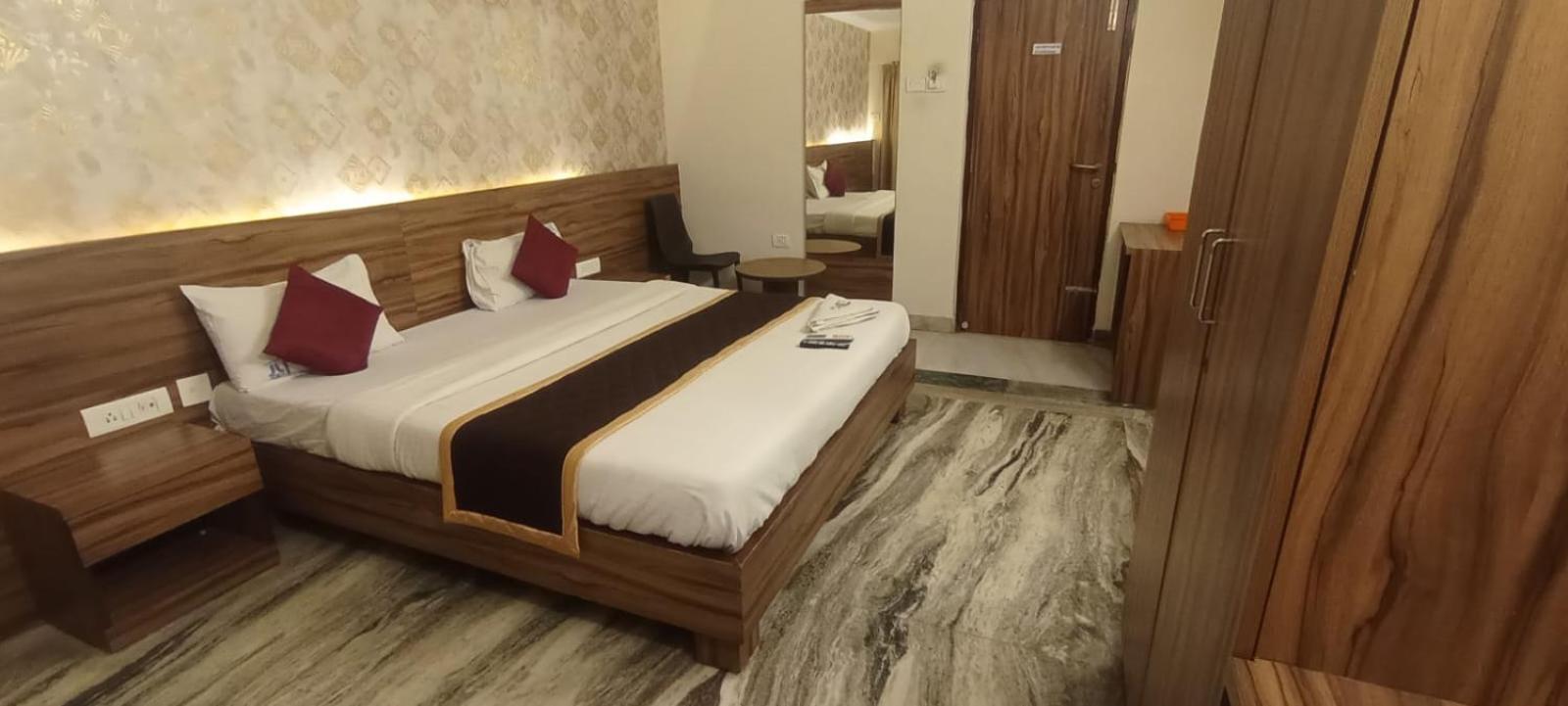 Hotel Raj Meridian, Tambaram Chennai Exterior photo